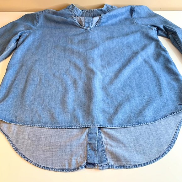 Anthro Cloth & Stone Chambray Button Back Top - M - Picture 5 of 8